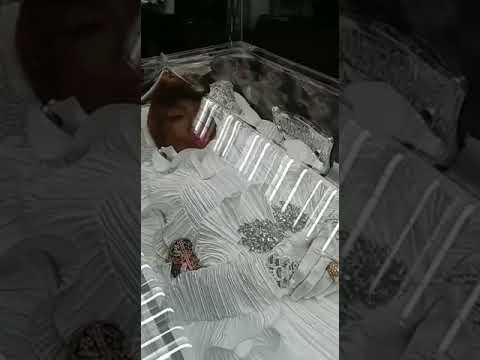 Tonton Jamaican Funeral Dead Woman In Full Glass Casket ( Must Watch ) di YouTube