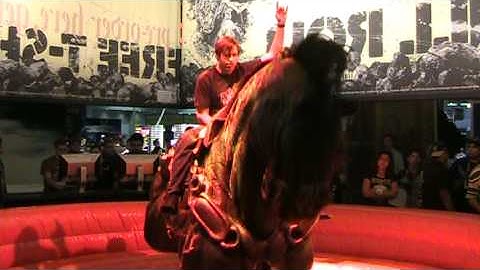 Broken CRT @ PAX 2009 - Travis vs Darksiders Horse: Horse Wins...