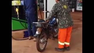 Video lucu speda ngisi bensin di pom bensin