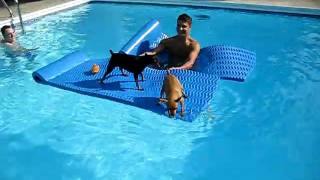 Min pin swimming and racing