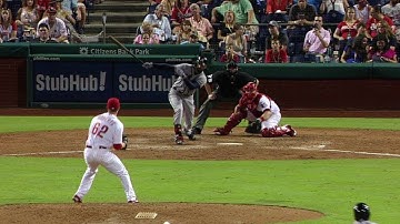 ATL@PHI: Markakis rips an RBI single to right field