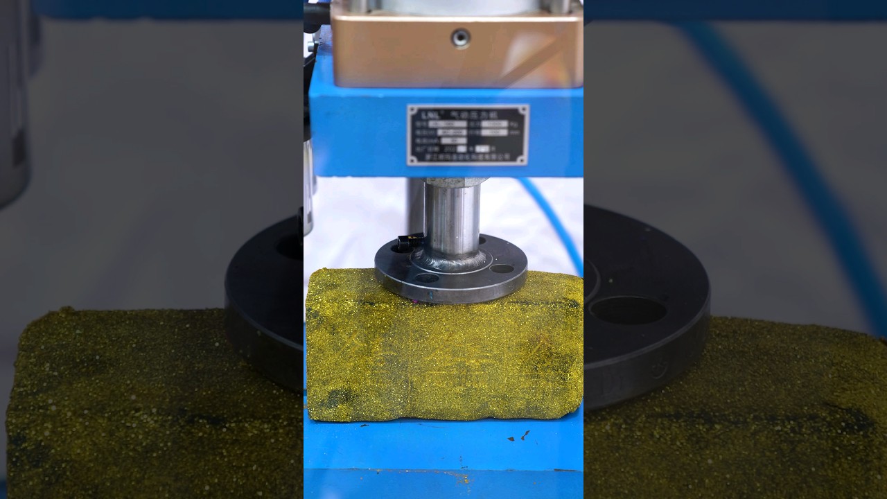 Smashing gold sponge with Hydraulic Press 