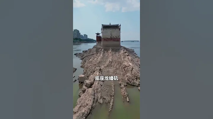 万里长江第一阁“观音阁”，据说是唯一一座建在长江上的寺庙，经历千年洪水而不倒，堪称世界奇迹！#旅行推荐官 #历史古迹 #风景画 #大美中国 - 天天要闻