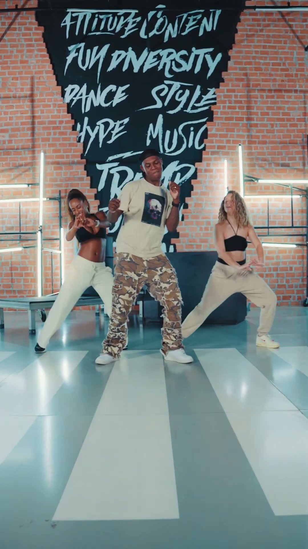 O @MC Kekel meteu dança com a gente! ???