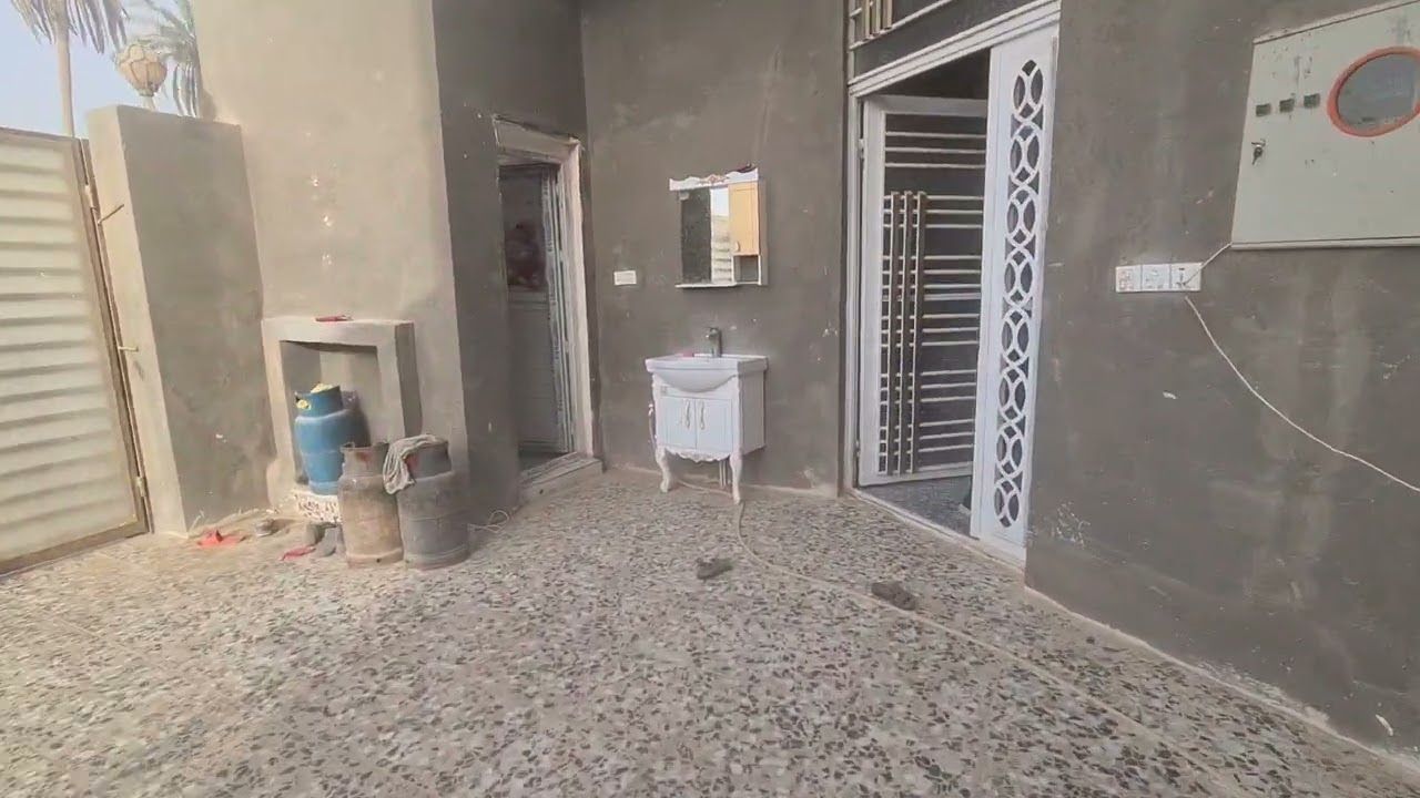 بيت للبيع مساحته ٢٠٠ م عنوانه كربلاء البوبيات قرب اسواق برتقاله 🍊 يبعد ٢ كيلو عن الامام ٠٧٧٣٣٨٩٤٥٩١