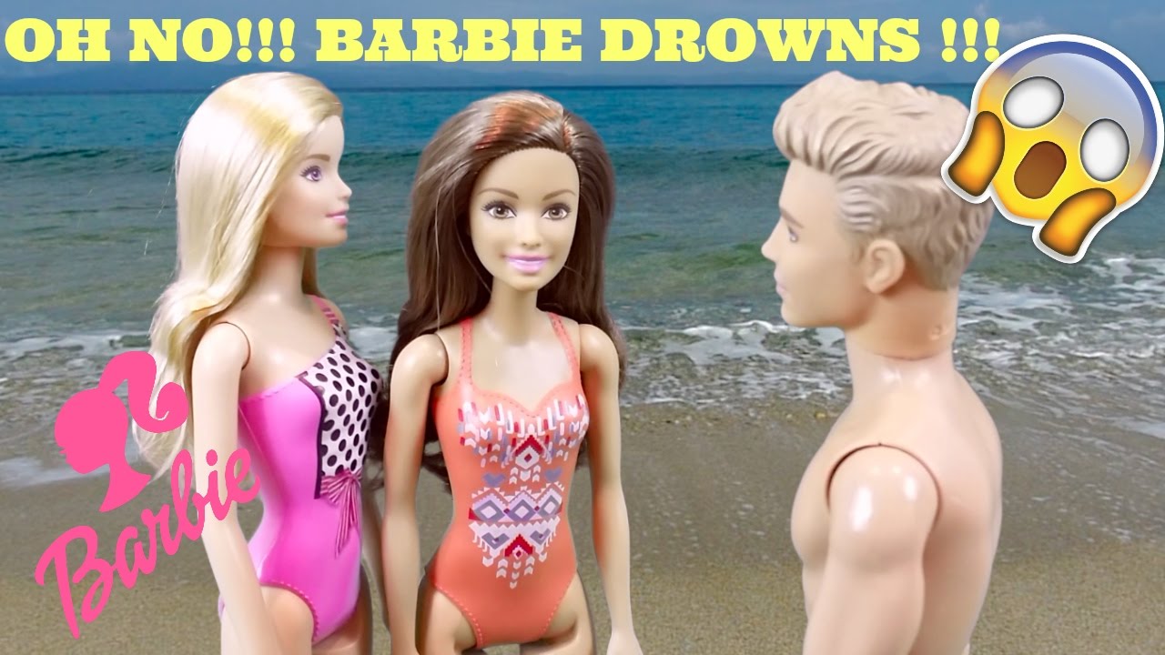 BARBIE DROWNING IN WATER, OH NO!!! KEN SAVES BARBIE.