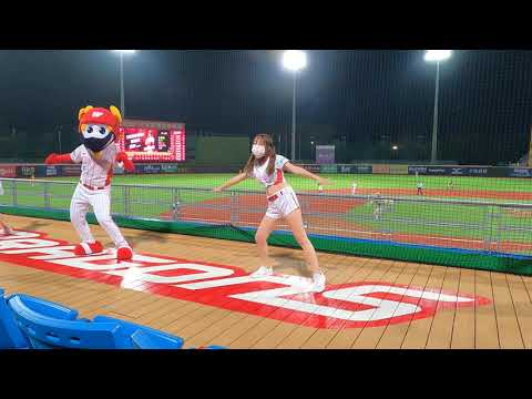 Aug-20-2021 味全天母主場 嗆司曲《狂龍降臨》（黃柏豪選手）主題曲《紅色是我們的信仰》（心璇Cam） Part 2