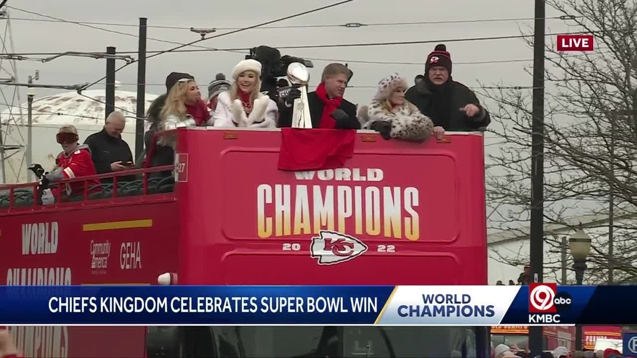 Fan Watches Chiefs' Super Bowl LIV Victory Parade from a Tree