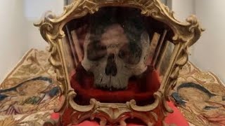 Inside Glass Box... You can see his Face
