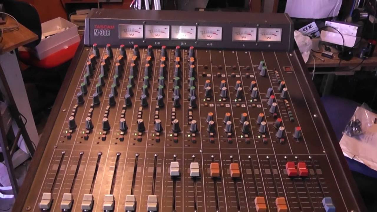 Prova B Mixer Tascam M-308