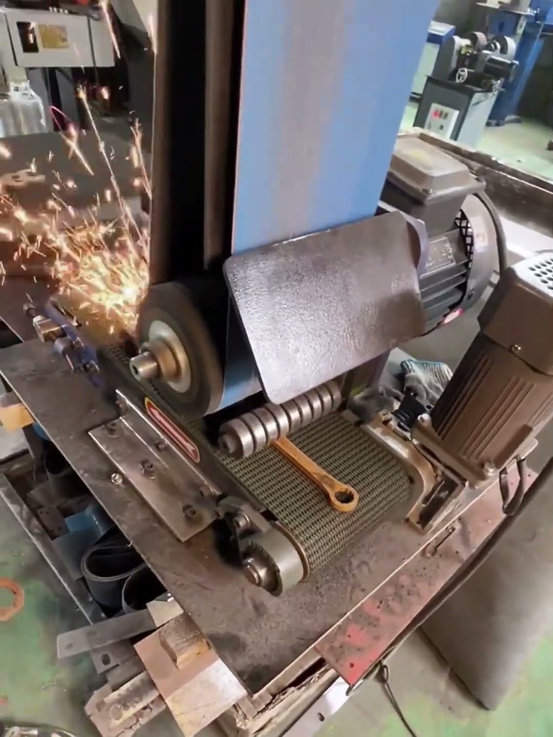 Wrench rust polishing process- Good tools and machinery make work easy