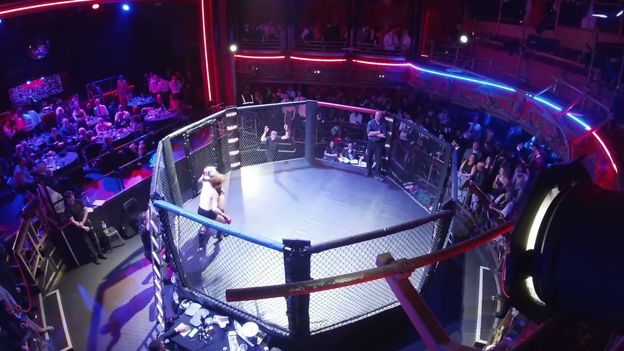 LONDON   MMA   KARLINA VERAS VS EBONY KNIGHT