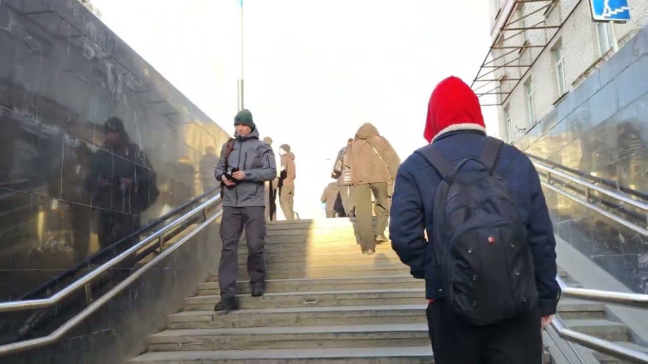 Станция метро Полежаевская и станция #метро Хорошёвская и удобная пересадка пассажиров через торцы