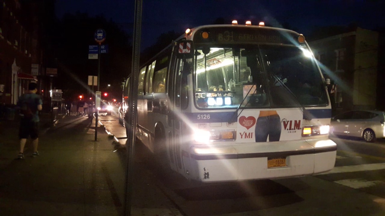 1999 Black Back Nova RTS 5126 on the B31 Quentin Road & East 16th