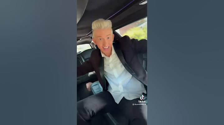 PONTUS RASMUSSON ÄR I EN LIMOUSINE