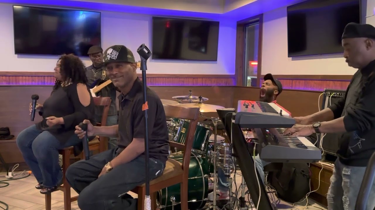 C-Unit Da Band at Munchiees