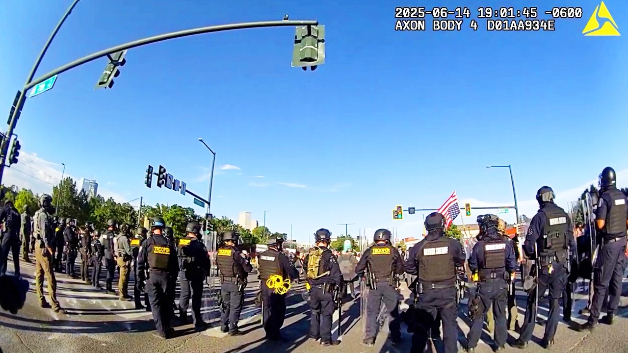 100 Cops Shut Down a Highway Takeover
