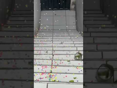 Видео: Crazy STAIRCASE EXPERIMENTS: Glass Bottles Defying Fate