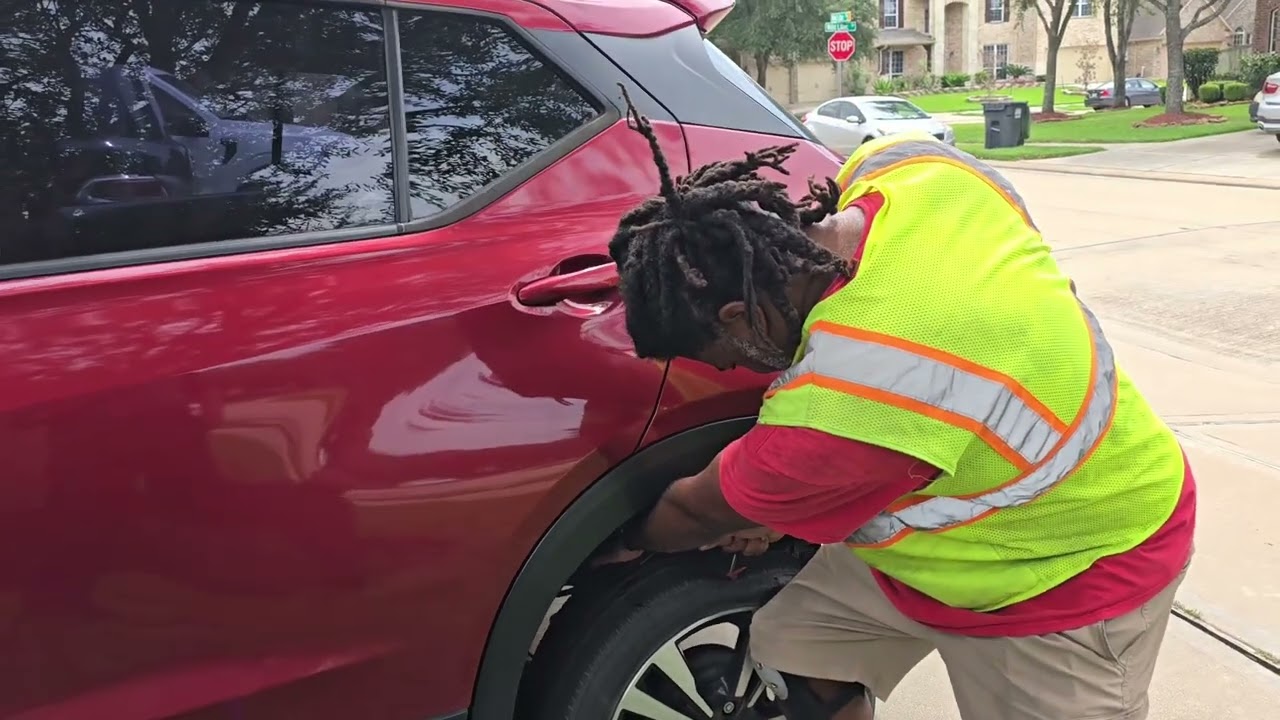 FLAT TYRE & ROADSIDE ASSISTANCE 