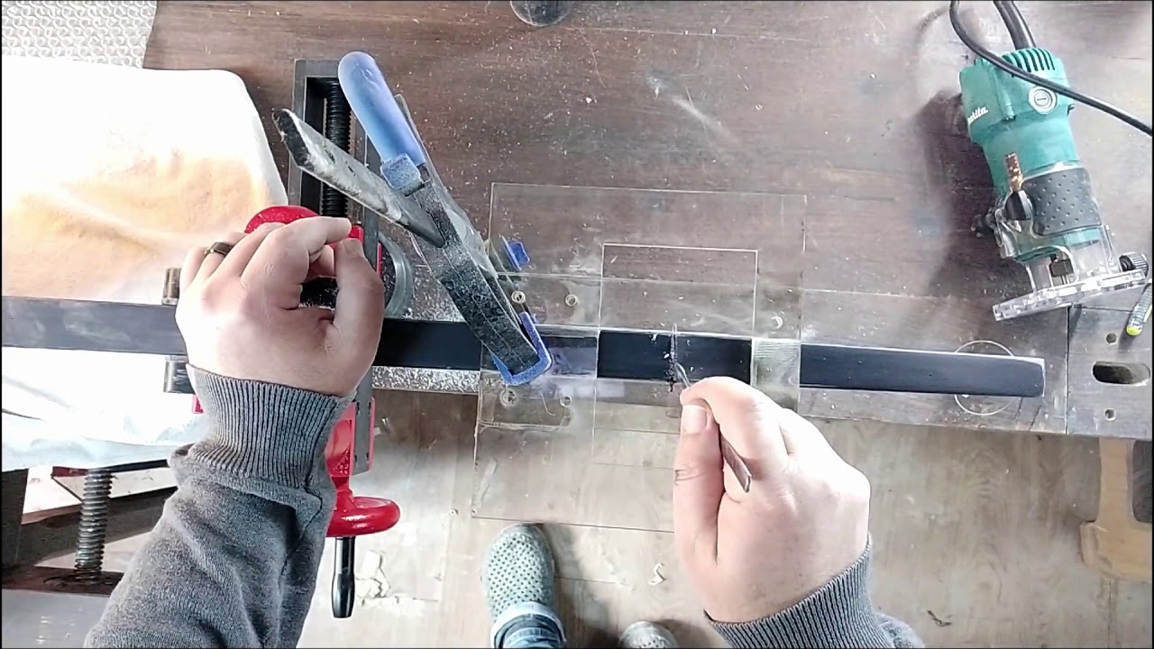 Bağlama üst eşik açma aparatı