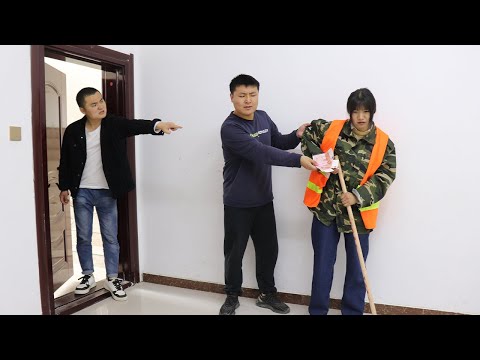 The supervisor bullied the dumb cleaner and only paid 300 yuan a month!