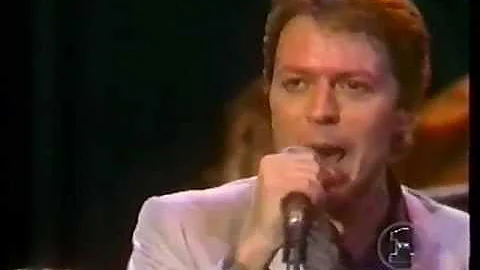 Robert Palmer - Bad Case of Loving You (Doctor, Doctor) (Midnight Special)