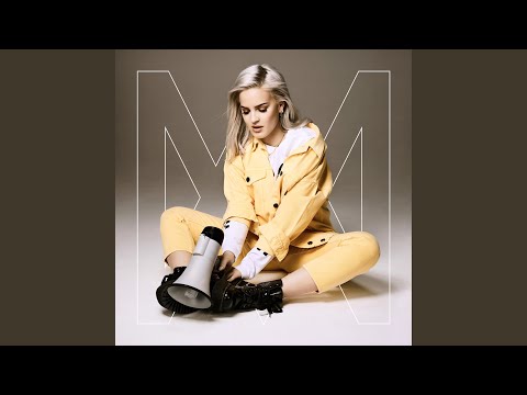 在 YouTube 上观看 Trigger 在 YouTube 上观看 Trigger