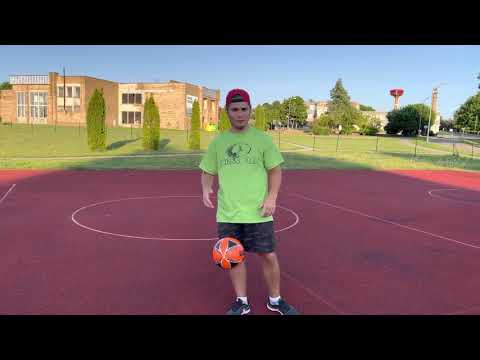 Video: Kā Spēlēt Basketbolu