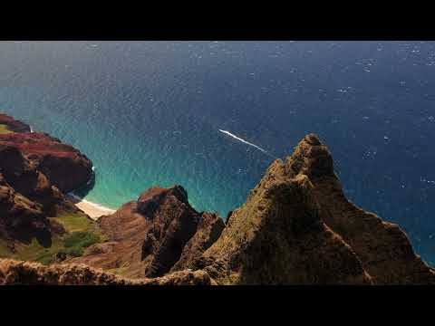 Video: Helicopter Tour of Kauai dengan Jack Harter Helicopters
