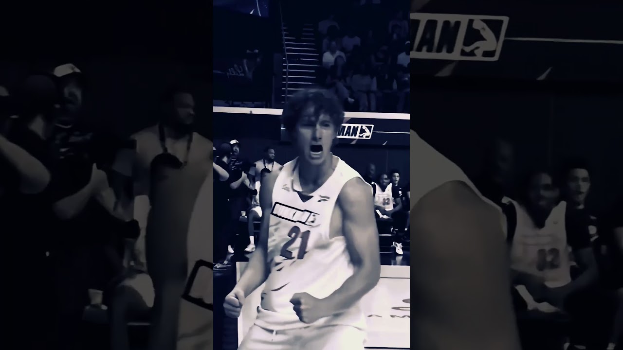 Tyler Currie hits a flawless between-the-legs reverse off the bounce! 🏀 #Dunkman #shorts