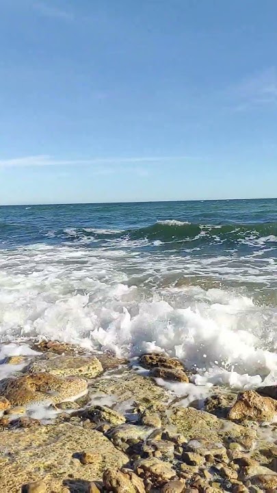 Волны Чёрного моря 🌊на пляже в Одессе ⚓ #shorts #черноеморе #одесса # ...
