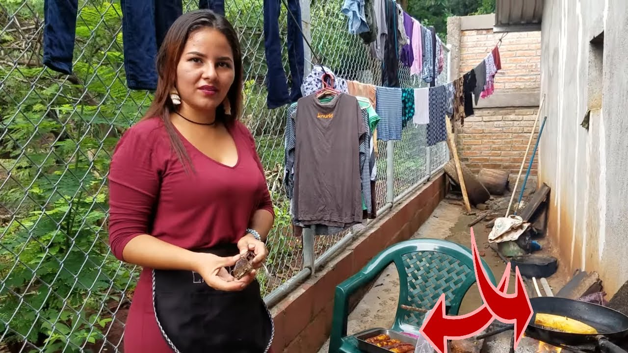 roxana ac odyssey 5-Que mala onda se quieren comer los platanos sin que nadie se de cuenta.Con Armi Jiménez.P/5