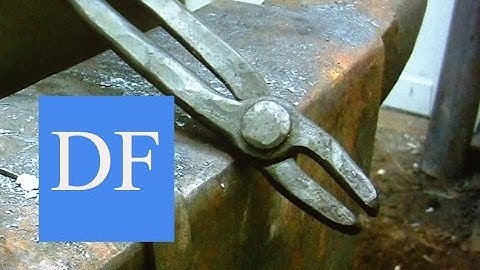 Blacksmithing for beginners -  Forging blacksmith tongs  3