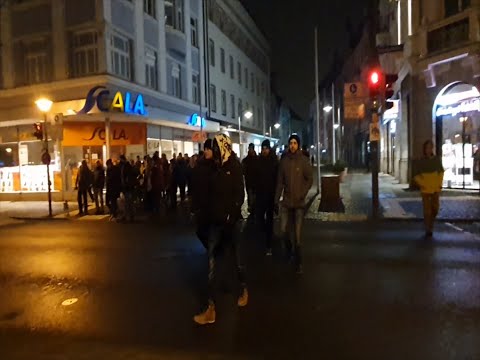 Corona-Prostest in Rosenheim: Spaziergänger attackieren Jusos