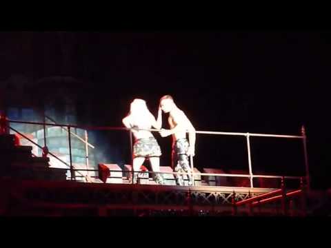 Lady Gaga Vomiting On Stage 