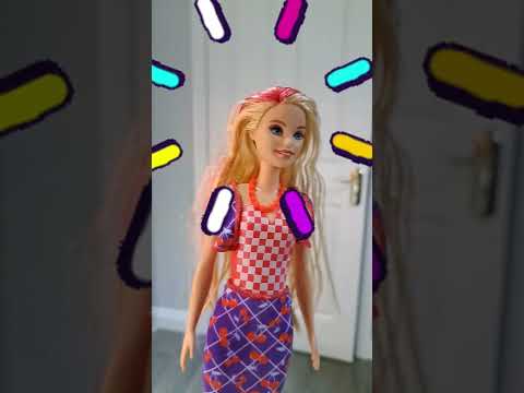 BARBIE COLOUR REVEAL