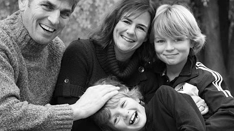 Toronto family killed in cottage fire mourned by f...