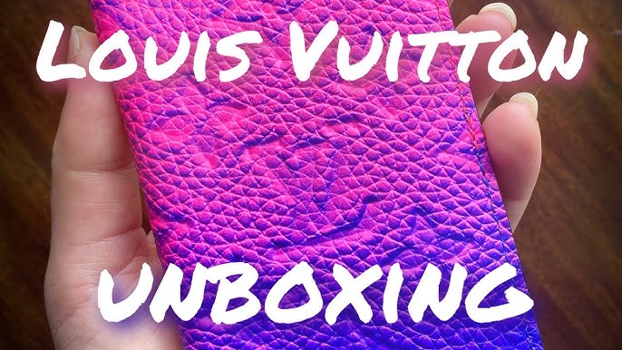 Louis Vuitton Men's SS22 Sac Plat XS Taurillon Illusion: Details, What Fits  and Try-on 