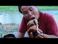 survival in the rainforest-women helped goat & cook pork for dog and herself -Eating delicious HD