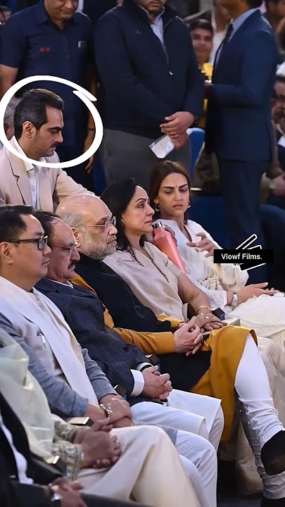 Hema Malini at prayer meet of Dharmendra Ji Esha Deol And ex-husband and mother 🙏#dharmendra