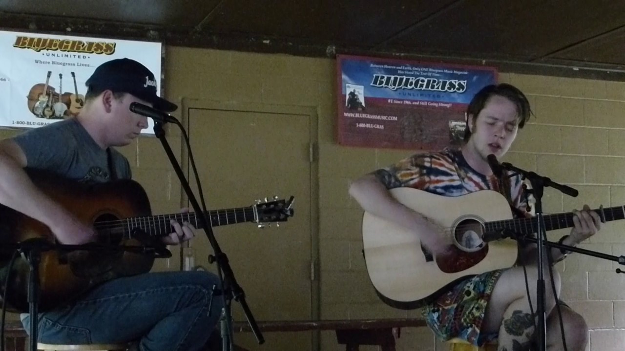 Billy Strings and C.J. Cain Guitar Workshop ROMP 2017 "It's Raining Here This Morning"