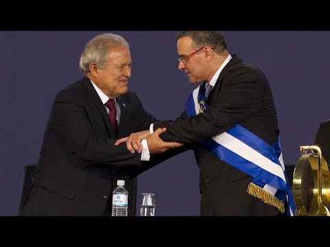 Video: Salvador Sánchez Cerén Patrimonio Neto