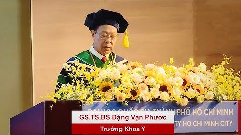 GS.TS. Đặng Vạn Phước - Trưởng Khoa Y phát biểu tại lễ tốt nghiệp dược sĩ, bác sĩ y khoa năm 2023