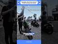 Siapa Sangka, Dua Pemotor Ini Berhenti di Waktu yang Sama untuk Berbagi#shorts