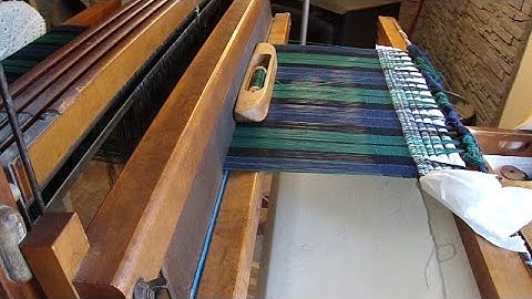 Weaving Project 1 - Mackay Tea Towels - Starting to Weave the Weft