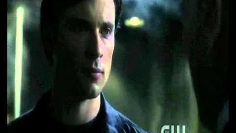 Smallville - 10x11 - Icarus - Clark sends Slade to...