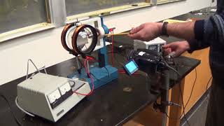 5H30.10 Force of a Magnetic Field on a Moving Charge