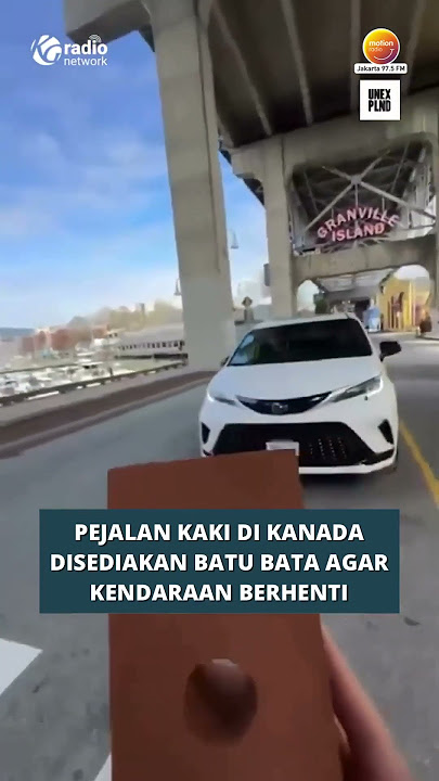 PEJALAN KAKI DI KANADA DISEDIAKAN BATU BATA AGAR KENDARAAN BERHENTI SAAT MENYEBRANG #SHORTS