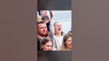 БЕЗДОМНЫЙ ГИТАРИСТ УДЕЛАЛ УЛИЧНЫХ МУЗЫКАНТОВ 😱