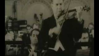 Iata cum arata Festivalul "George Enescu" in 1958.

Mai multe detalii despre editia de anul acesta pe www.petrom.com